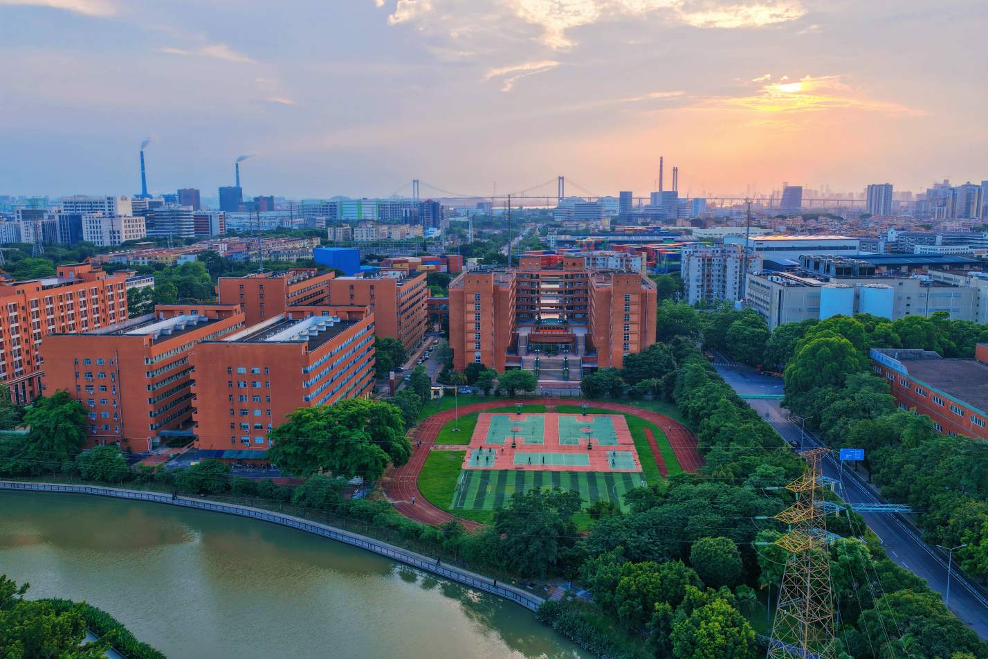 新易学校园环境2